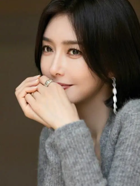 44歲的她身材管理太厲害了，秦嵐名字打分，解析