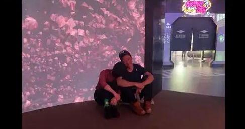 謝楠曬照，稱帶娃旅行太累啦！謝楠名字打分，解析