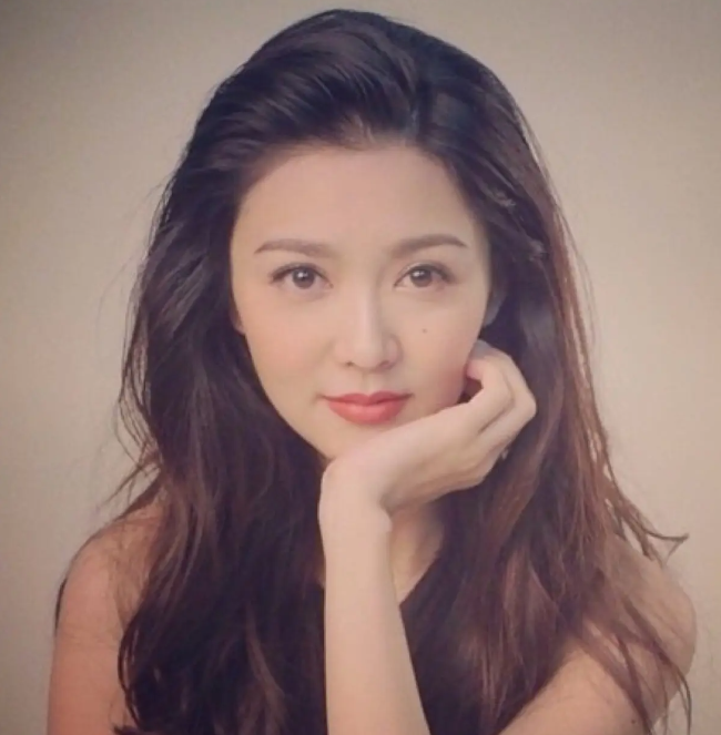 薛凱琪回應易烊千璽唱了自己的歌，薛凱琪名字打分，解析