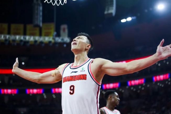 易建聯宣布退役，易建聯名字打分，解析