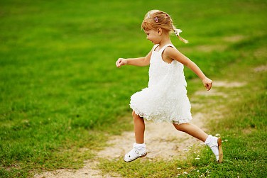 2024年小龍女取什么名字好聽，屬龍女孩高雅有涵養的名字